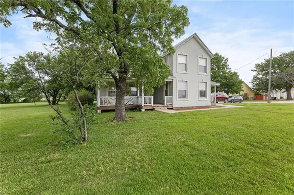 2118 31 HWY, Waverly, KS 66871