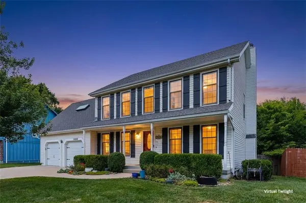 15808 W 148th TER, Olathe, KS 66062