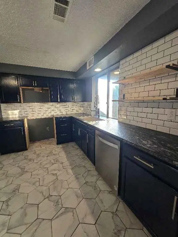 12706 W 110th TER, Overland Park, KS 66210