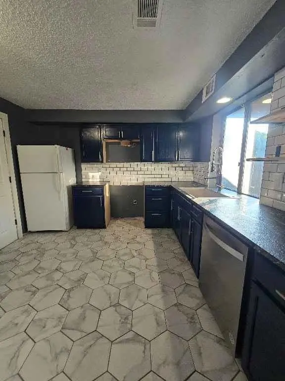 12706 W 110th TER, Overland Park, KS 66210