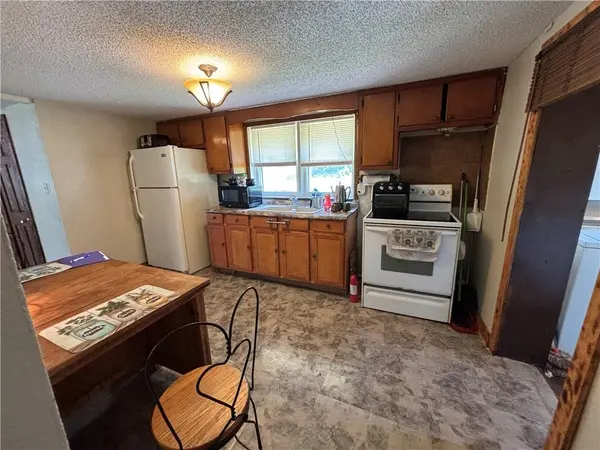 216 W Marshall ST, El Dorado Springs, MO 64744