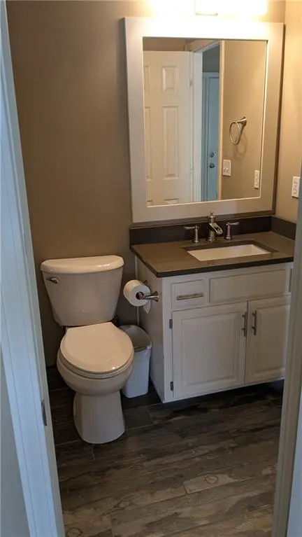 324 NE Woodbury DR, Lee's Summit, MO 64086