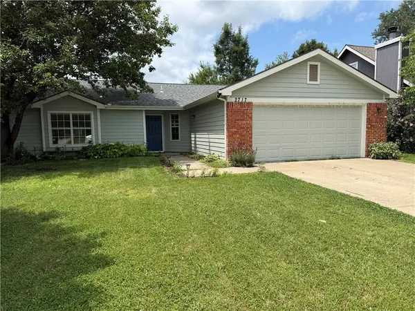 2717 Wildflower DR, Lawrence, KS 66047
