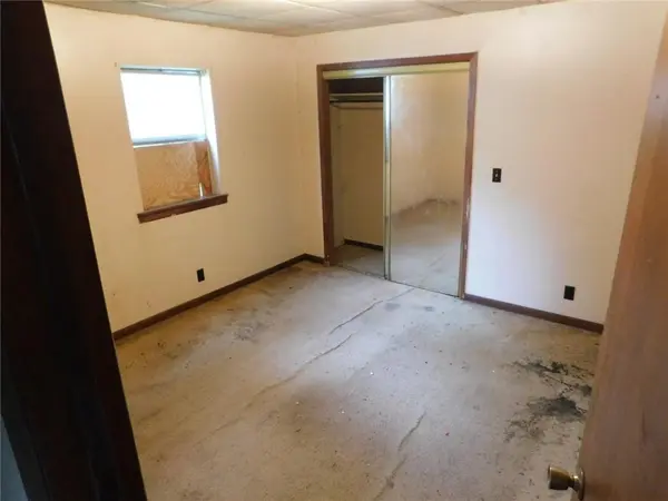 807 W 5th ST, Pittsburg, KS 66762