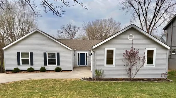 7400 N Granby AVE, Kansas City, MO 64151