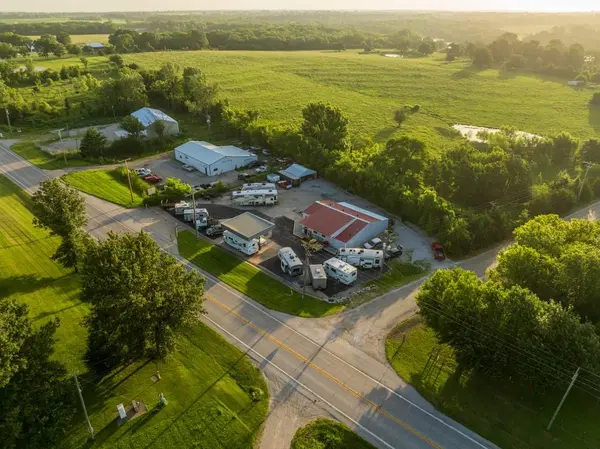 23621 S 291 HWY, Harrisonville, MO 64701