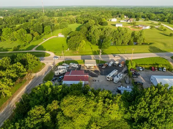 23621 S 291 HWY, Harrisonville, MO 64701