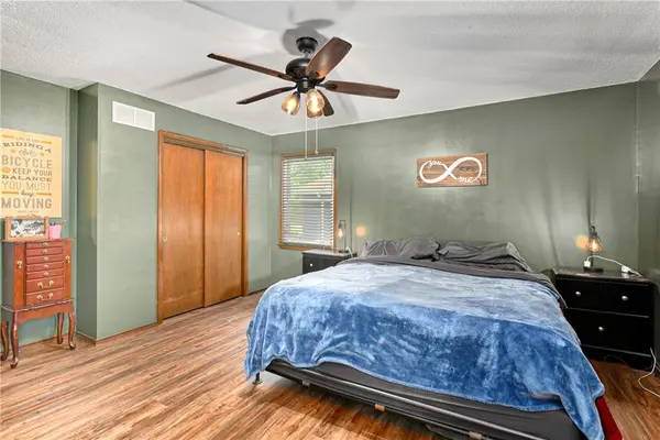 16505 Greenwald DR, Belton, MO 64012