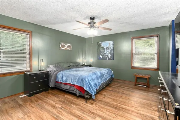 16505 Greenwald DR, Belton, MO 64012