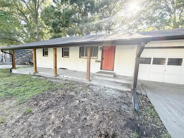 4016 S Spring ST, Independence, MO 64055