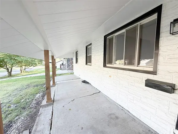 4016 S Spring ST, Independence, MO 64055