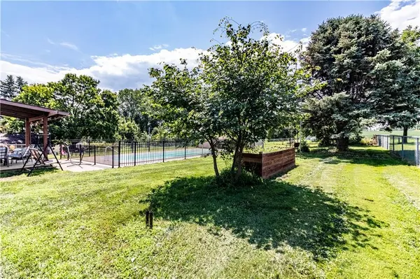 12064 Mike RD, Lexington, MO 64067