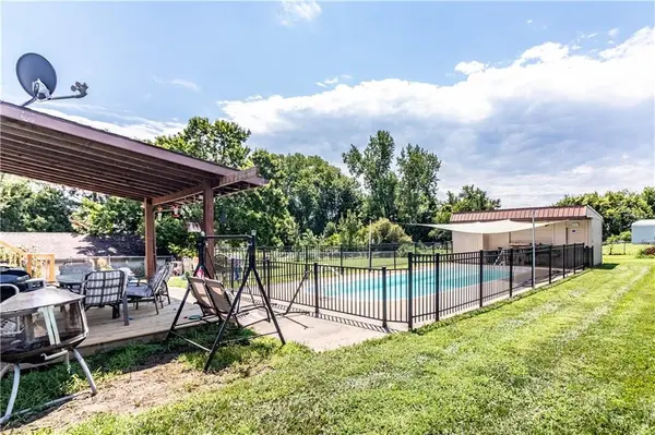12064 Mike RD, Lexington, MO 64067