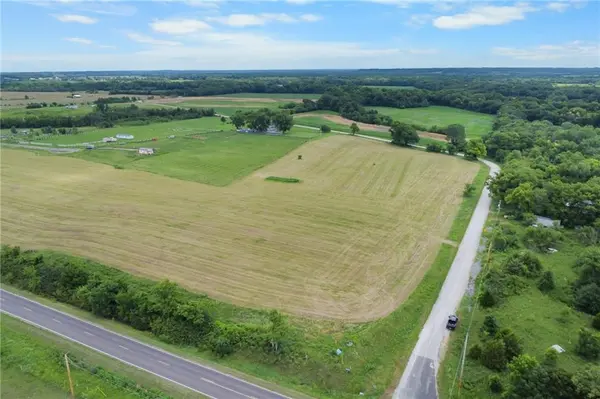 917 Virginia DR, Lane, KS 66042
