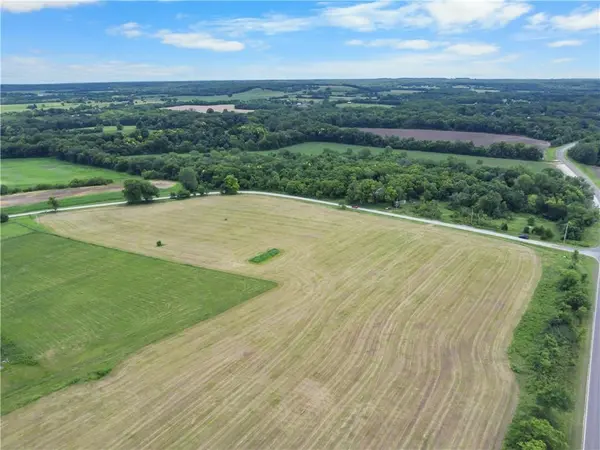 917 Virginia DR, Lane, KS 66042