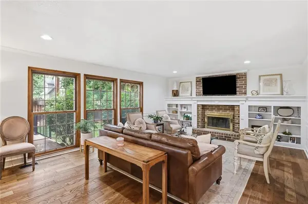 12405 Connell DR, Overland Park, KS 66213