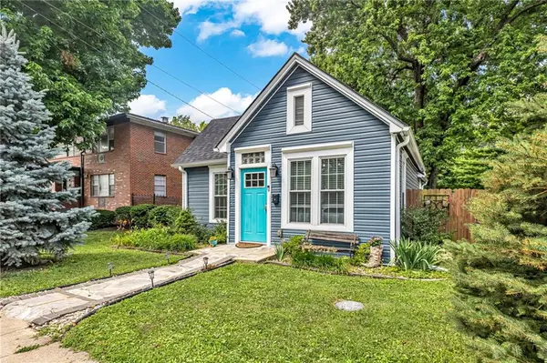 4118 Roanoke RD, Kansas City, MO 64111