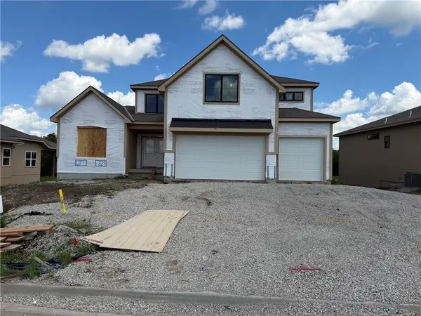829 Reed DR, Raymore, MO 64083
