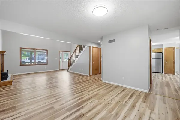 8517 NW 81st TER, Kansas City, MO 64152
