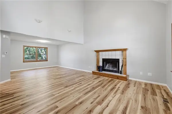 8517 NW 81st TER, Kansas City, MO 64152