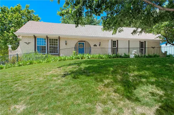 7600 N Park AVE, Gladstone, MO 64118