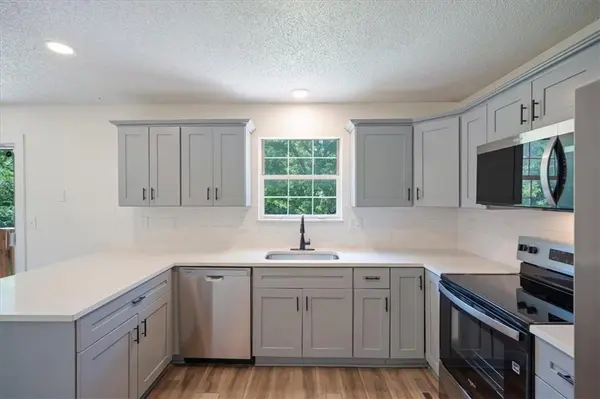 318 SE Bent Tree DR, Blue Springs, MO 64014