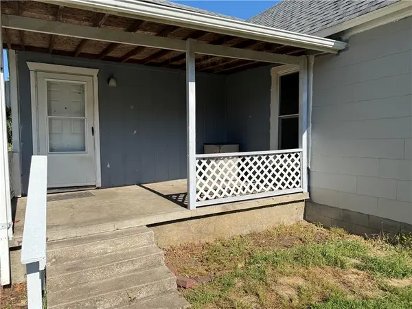 308 W 2nd ST, Coffeyville, KS 67337