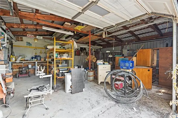 17739 Eisenhower RD, Leavenworth, KS 66048