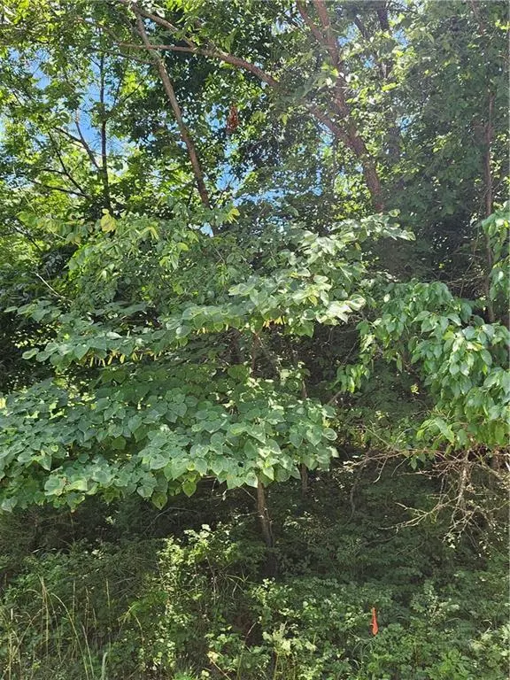 26 N Lakeview CIR, Linn Valley, KS 66040