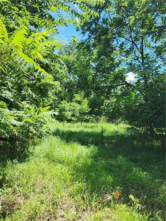 26 N Lakeview CIR, Linn Valley, KS 66040