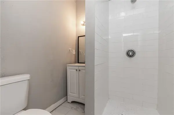 5605 E 36TH ST, Kansas City, MO 64128