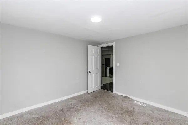 5605 E 36TH ST, Kansas City, MO 64128