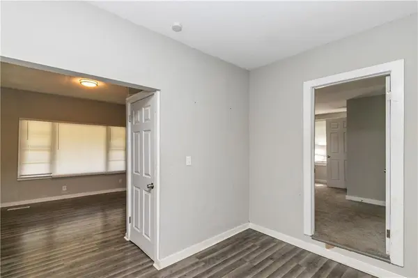 5605 E 36TH ST, Kansas City, MO 64128