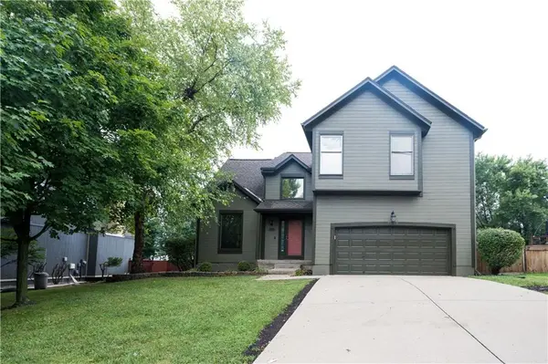15160 W 153rd TER, Olathe, KS 66062