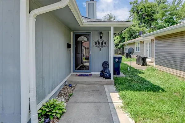 8809 E 109TH TER, Kansas City, MO 64134