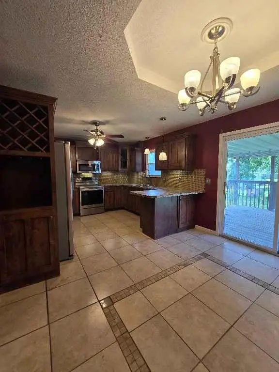 108 S 11th ST, Leavenworth, KS 66048