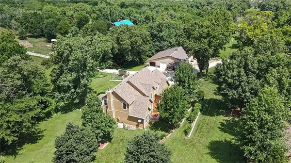 22165 171st ST, Basehor, KS 66007