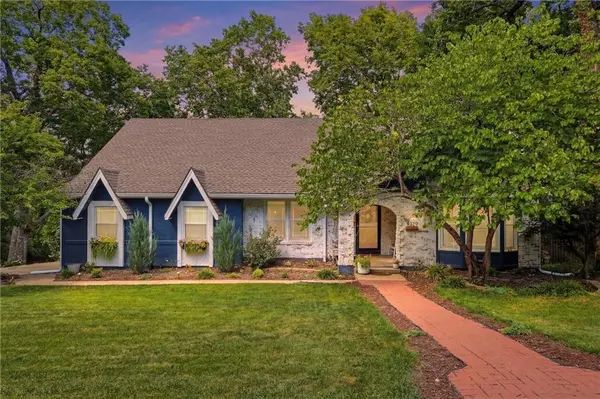 8329 Rosehill RD, Lenexa, KS 66215