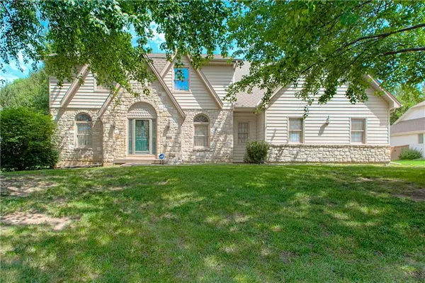 602 W 115th TER, Kansas City, MO 64114