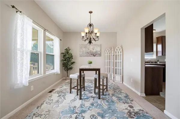 1251 SW Arbormill TER, Lee's Summit, MO 64082