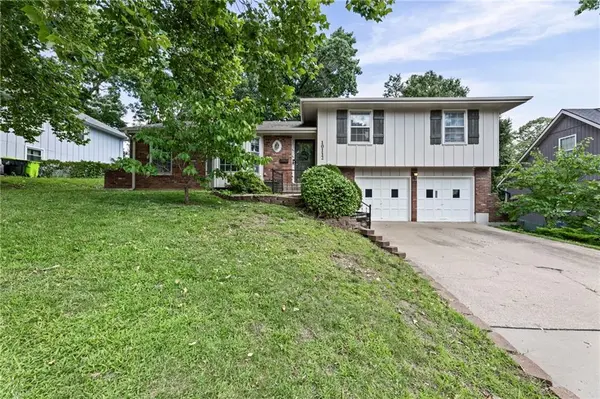 10112 W 65th ST, Shawnee, KS 66203