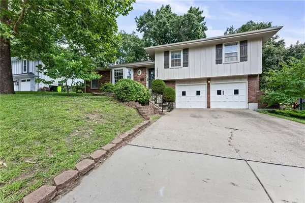 10112 W 65th ST, Shawnee, KS 66203