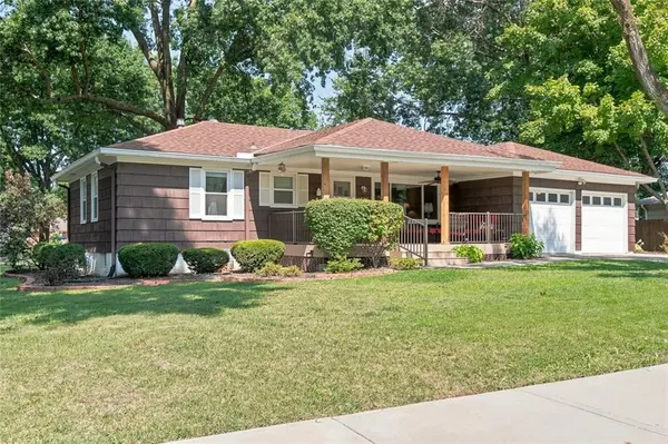 805 S Brentwood ST, Olathe, KS 66061