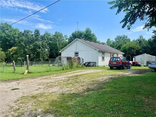 323 N Wall ST, Blairstown, MO 64726