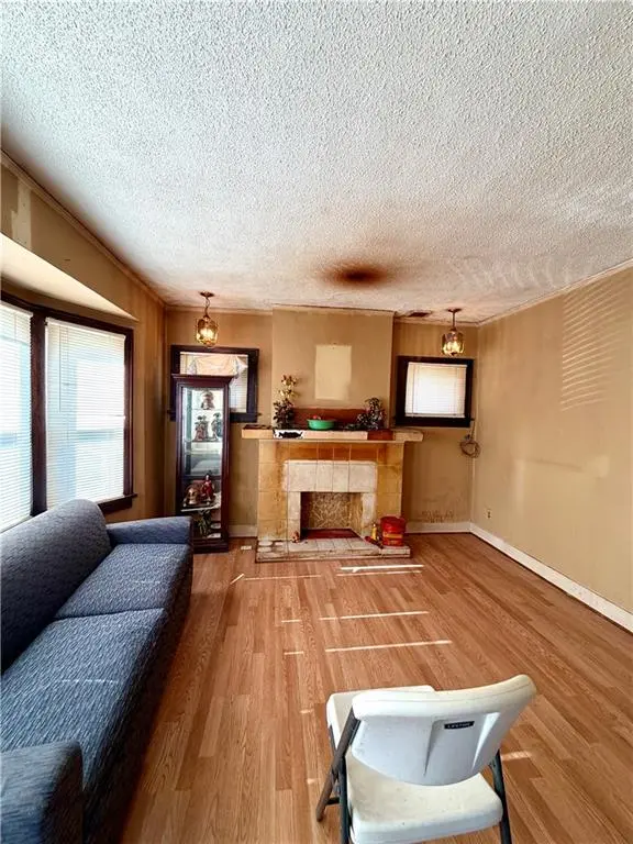 819 Monroe AVE, Kansas City, MO 64124
