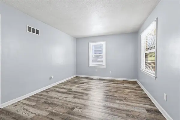 1704 S Brookside AVE, Independence, MO 64052