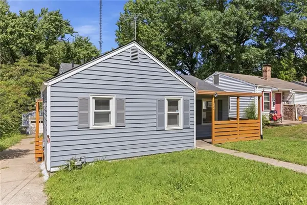 1704 S Brookside AVE, Independence, MO 64052