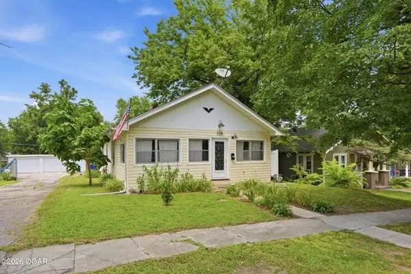 528 E 15th ST, Baxter Springs, KS 66713