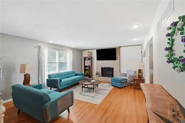 15 W 91ST TER, Kansas City, MO 64114