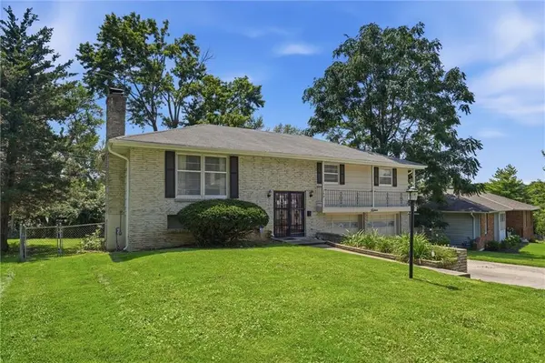 15 W 91ST TER, Kansas City, MO 64114